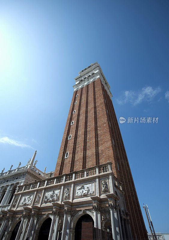 意大利威尼斯圣马可广场上的钟楼