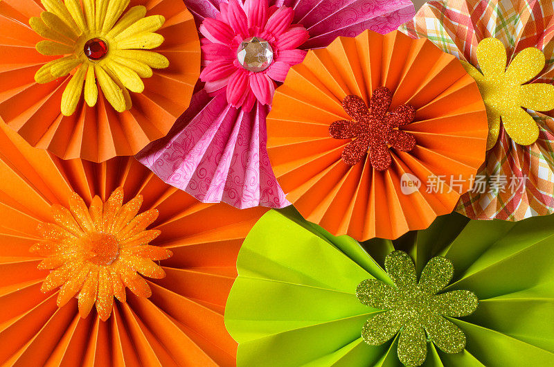 色彩缤纷的纸花