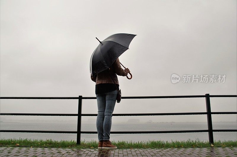 雨中漫步