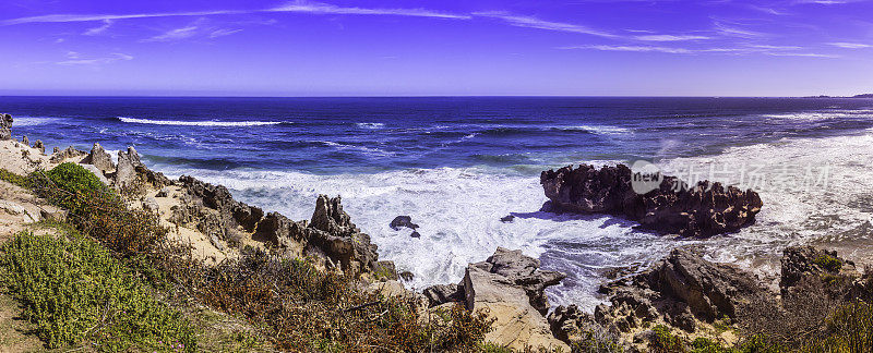 Brenton-on-Sea岩石海滩海岸海岸线