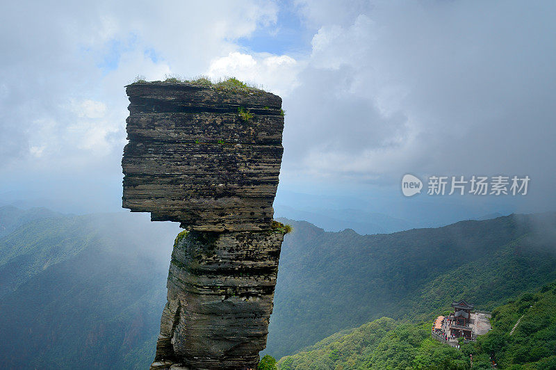 中国西南梵净山孤奇石峰
