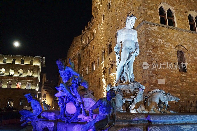 晚上的Biancone喷泉，佛罗伦萨的领主广场