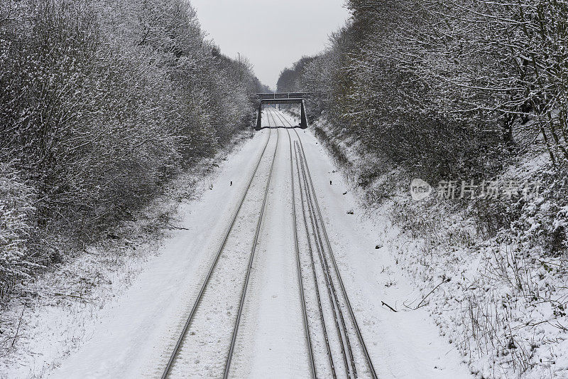 《冬天的雪和英国铁路》