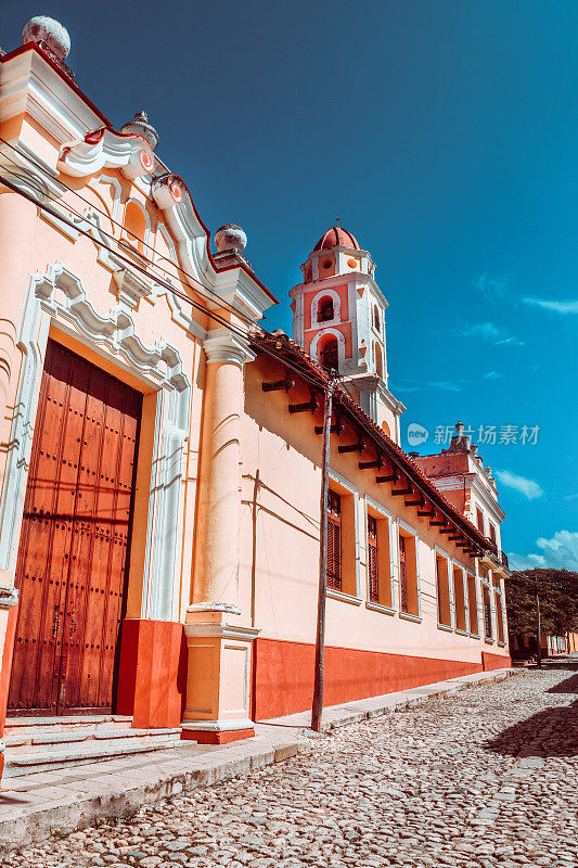 古巴特立尼达圣弗朗西斯科的伊格莱西亚会议后街景