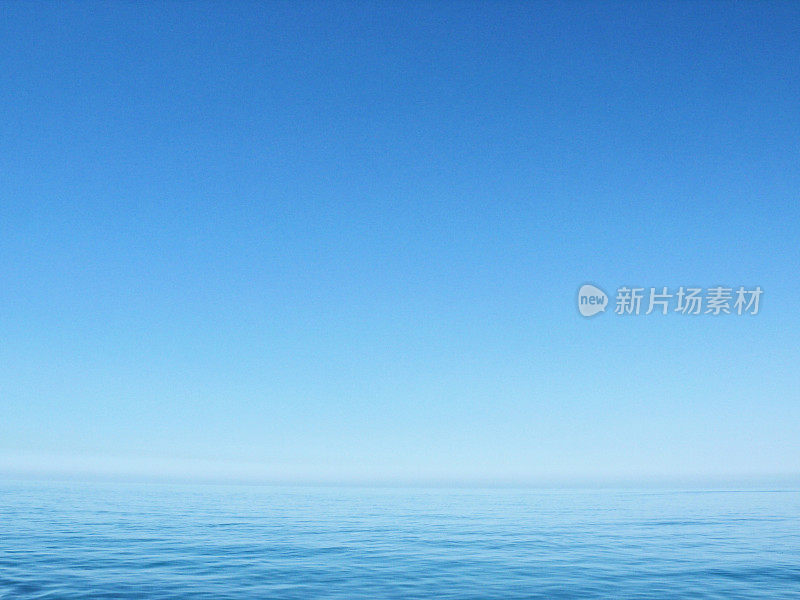 平滑的光运动模糊的海景