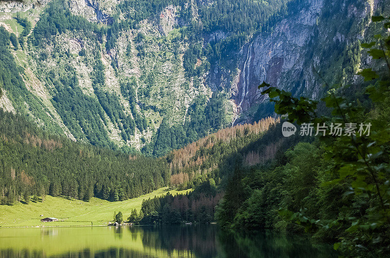 贝希特斯加登阿尔卑斯山和科尼西湖