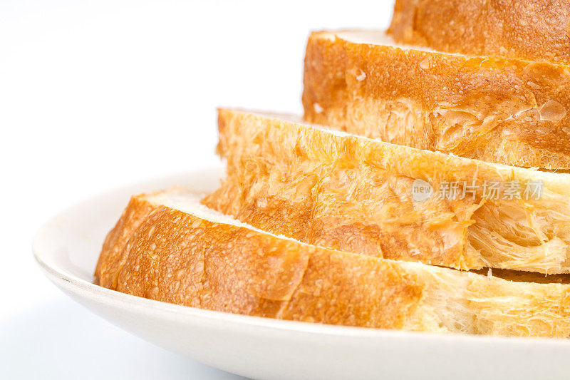 吐司切片面包在白色的背景
