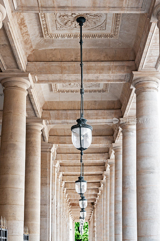 巴黎皇家宫的柱廊