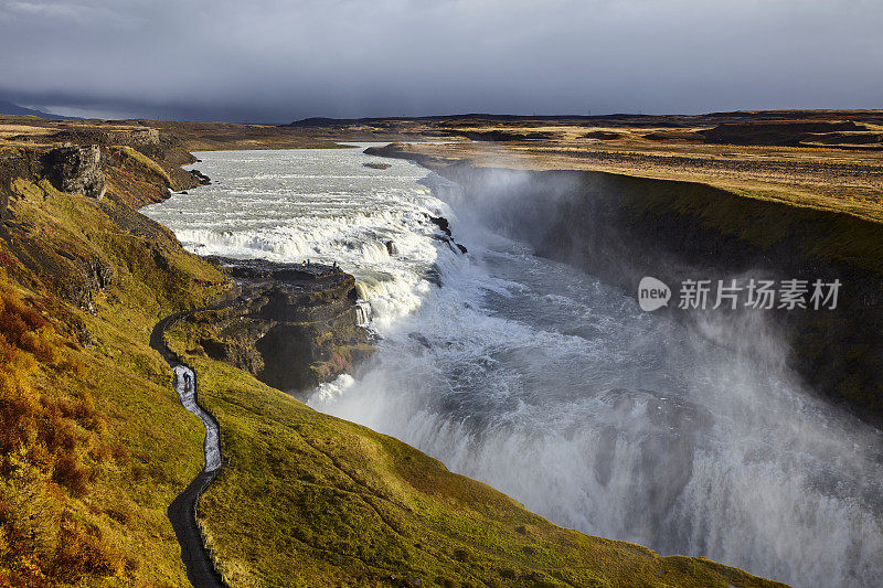 冰岛西南部Hvíta河上的Gullfoss瀑布