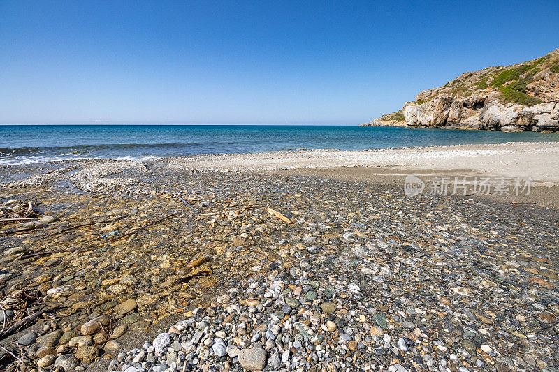 希腊克里特岛Rethymno地区利比亚海上的Dionyssos(也叫Dionysos)海滩