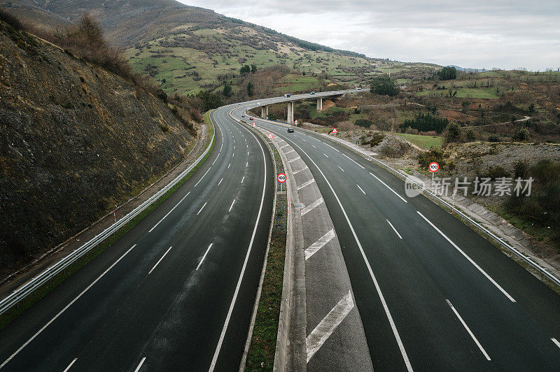 山区的高速公路