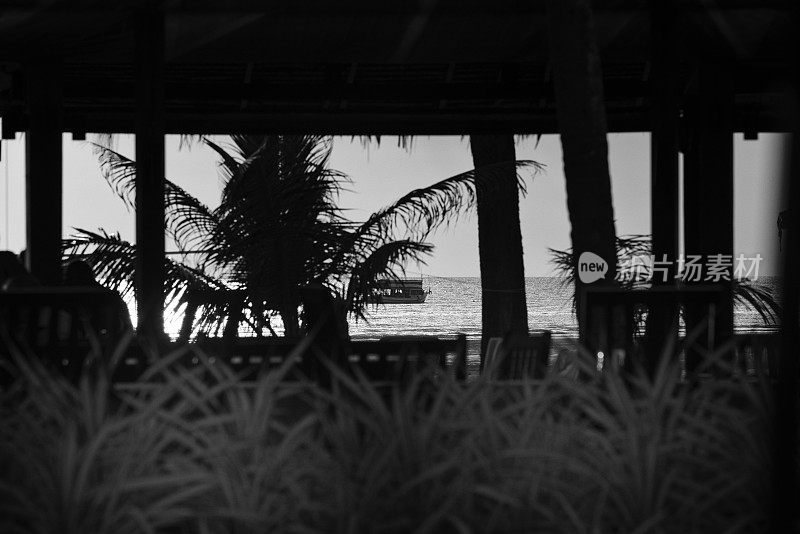 日落时分的Pakarang海滩