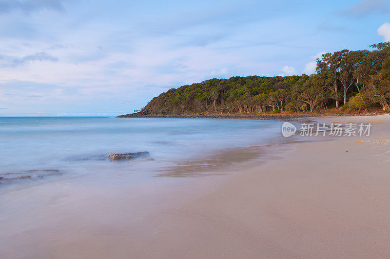 澳大利亚昆士兰阳光海岸的努萨茶树湾
