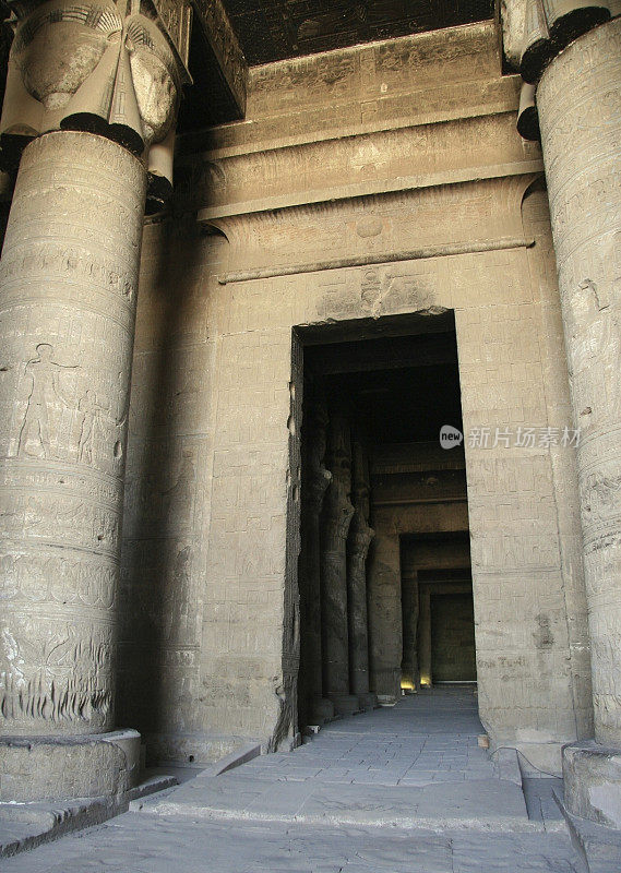 埃及丹德拉，哈索尔神庙，外观大厅