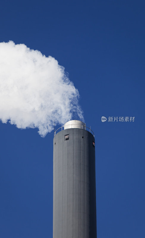 电厂。污染、吸烟。极化蓝天