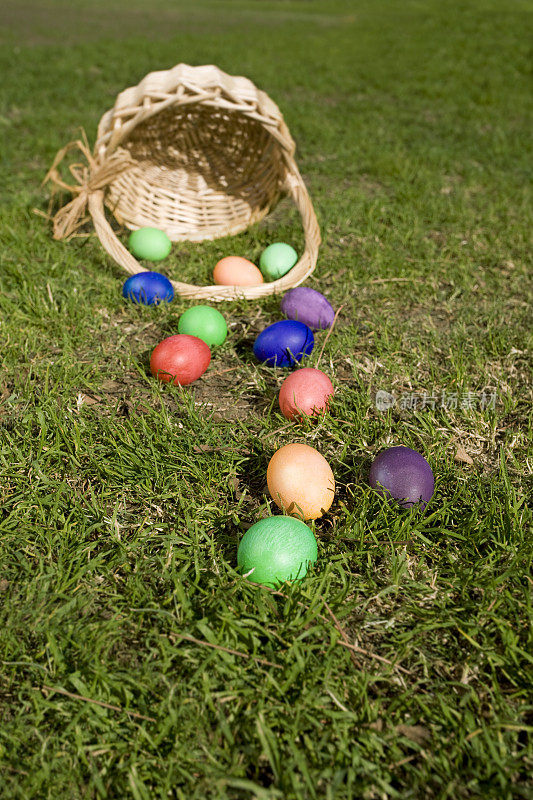 复活节彩蛋篮子