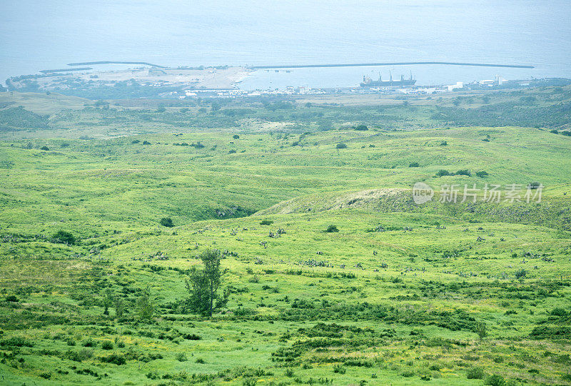 美国夏威夷州川海港牧场上空