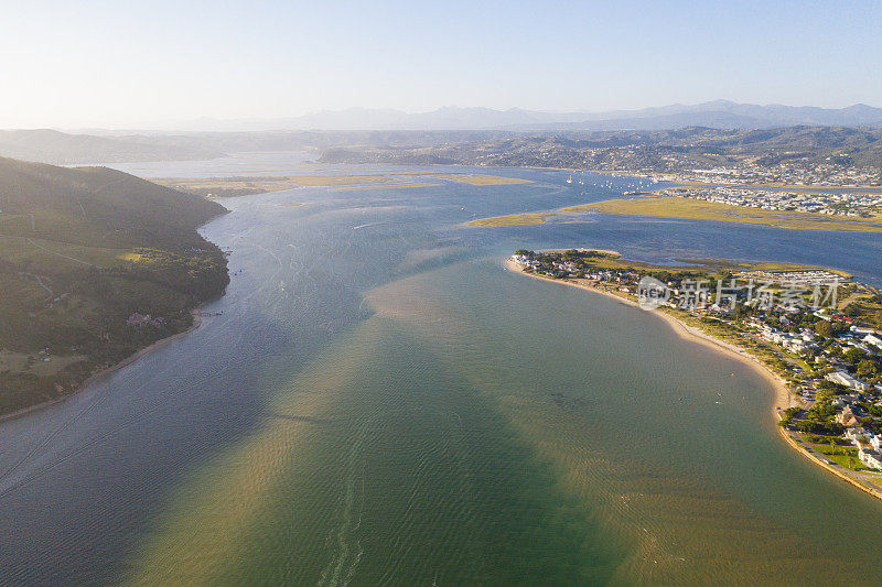 鸟瞰Knysna礁湖俯瞰Knysna