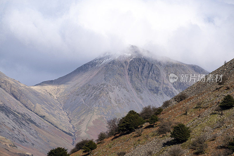 英国斯克里斯湖地区的大山墙