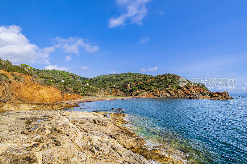 厄尔巴岛，东岸一瞥(意大利托斯卡纳群岛)