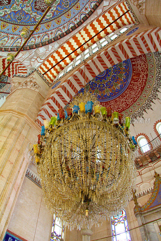 Selimiye清真寺圆顶天花板内部景观，Edirne，土耳其