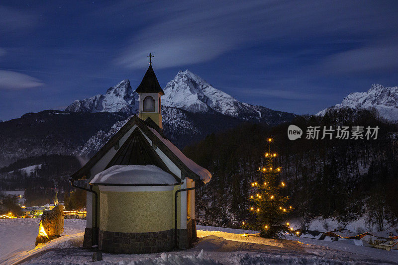 洛克斯坦朝圣教堂，背景是沃茨曼