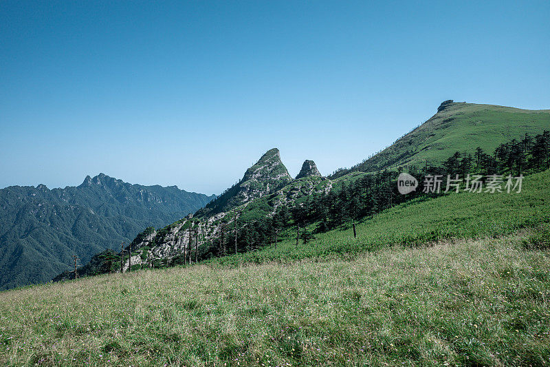 中国陕西省秦岭的夏季高山风光