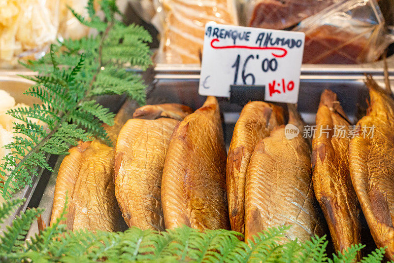 西班牙瓦伦西亚中央市场的鲱鱼干