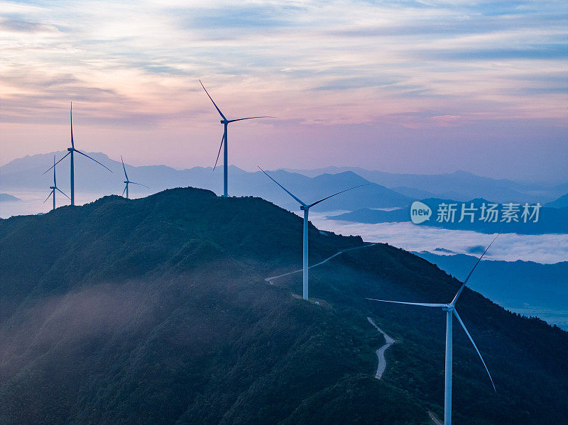 清晨的云海和山上的风力