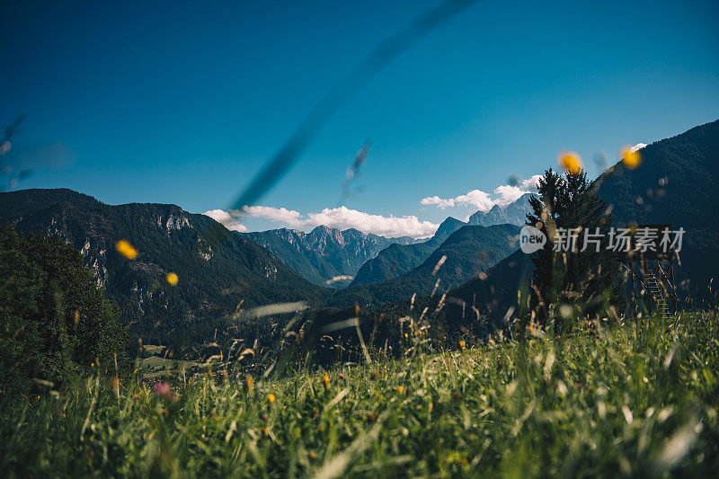 风景如画的特里格拉夫山全景