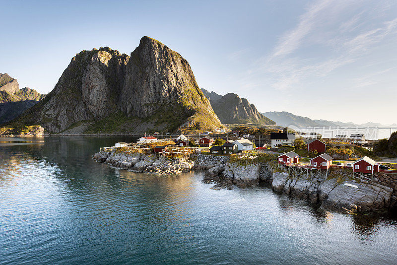 挪威哈姆努伊岛上的红色渔棚