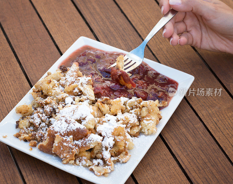 维也纳poidl的Kaiserschmarrn