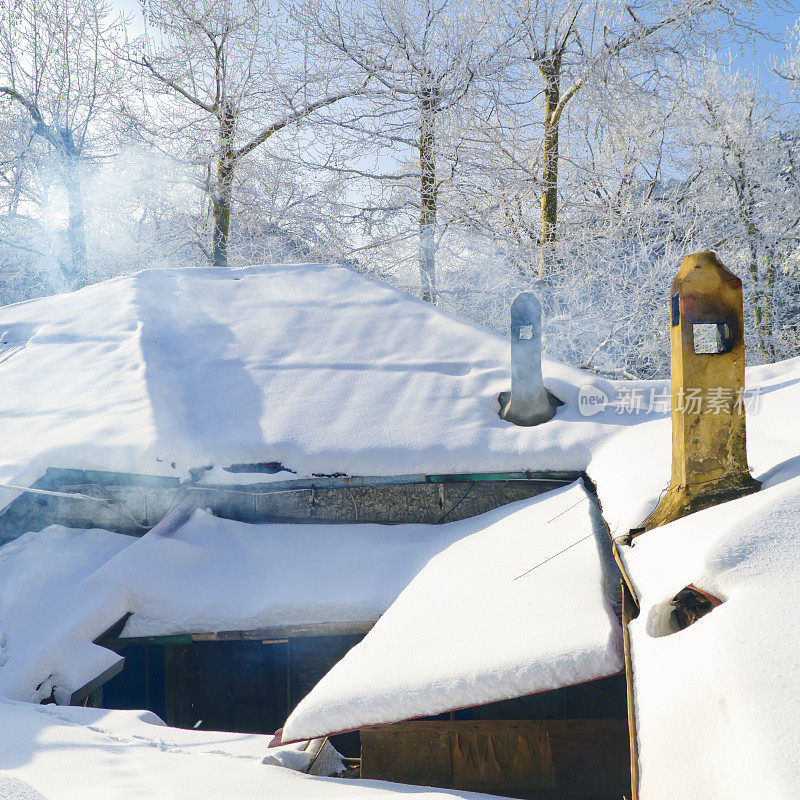 屋顶上的雪