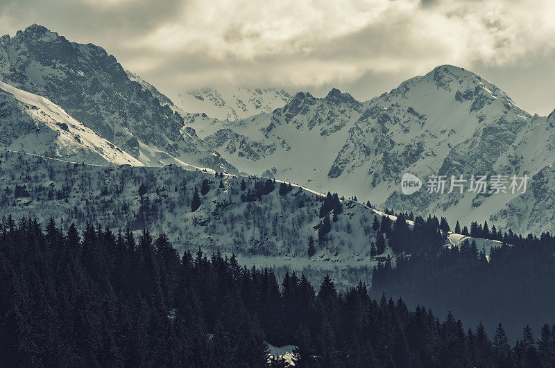 法国阿尔卑斯山的风景