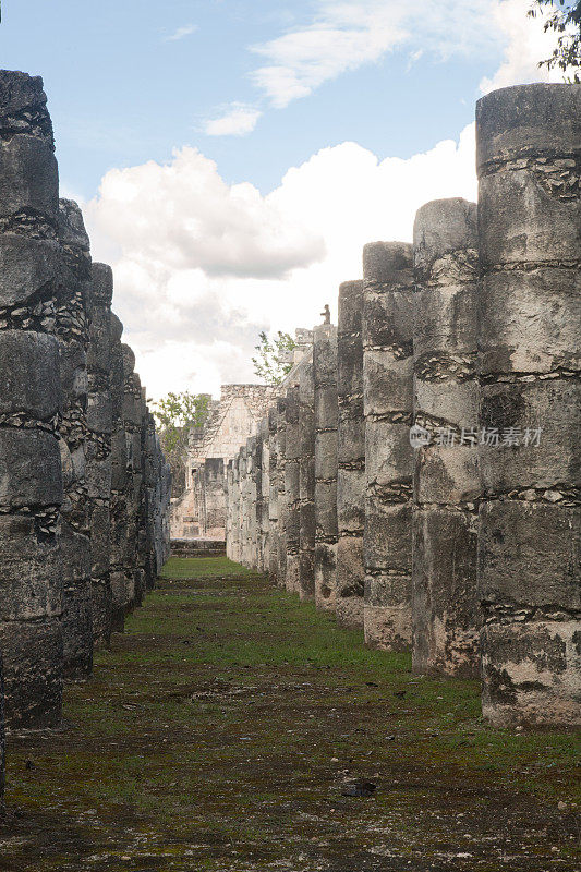 奇琴伊察的圆柱，玛雅废墟
