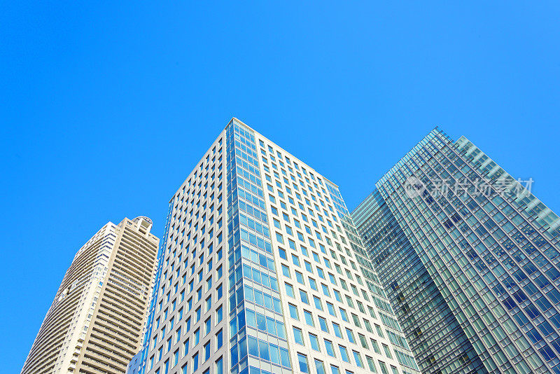高层建筑和蓝天，东京，日本