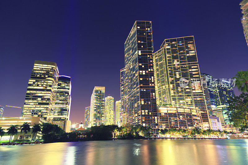 迈阿密市中心的夜晚