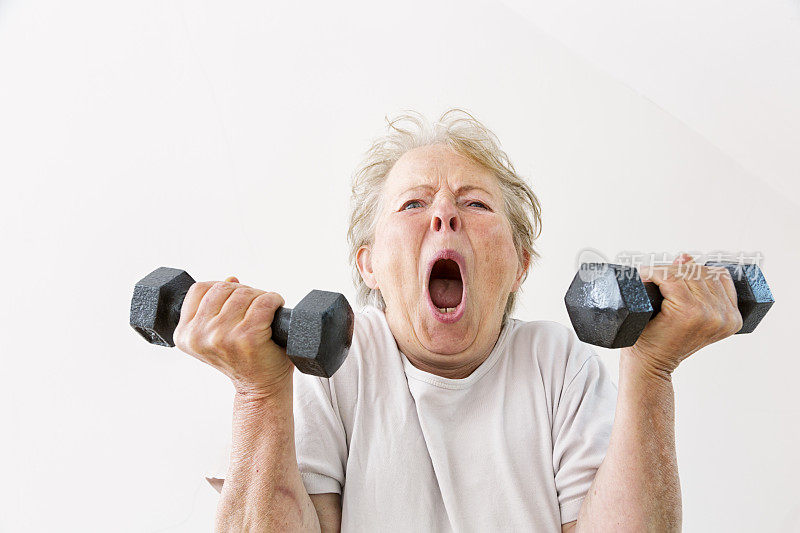 运动过度的老年女性