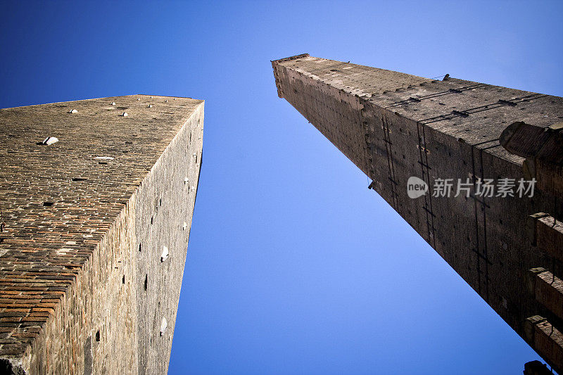 博洛尼亚的两座塔