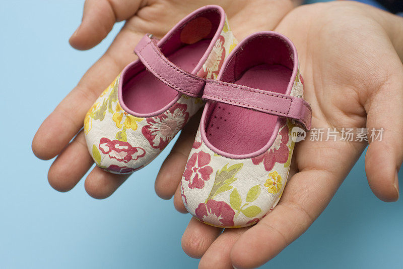婴儿小鞋子