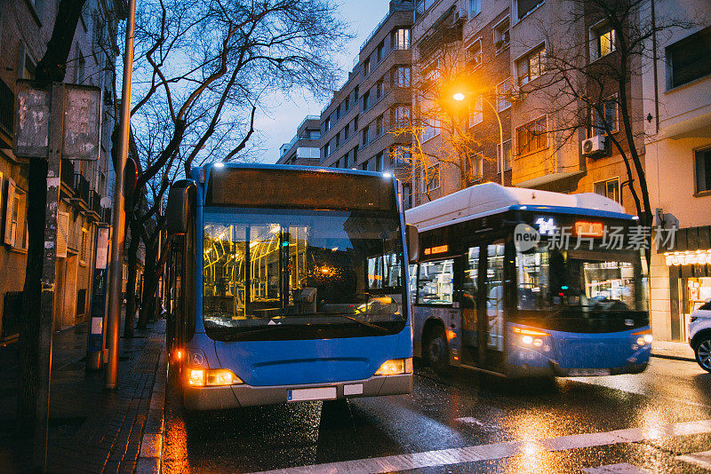 公共汽车在马德里