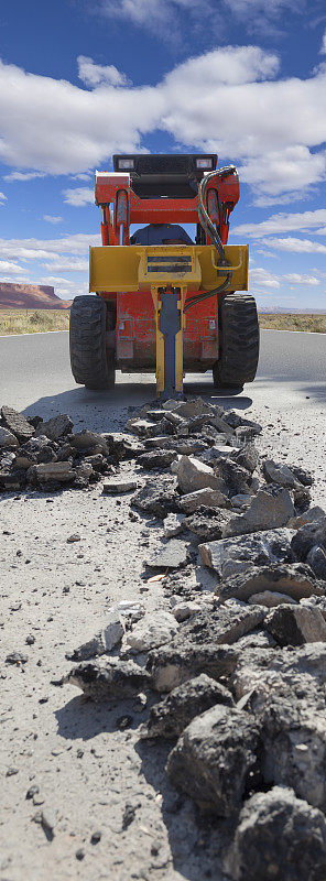 道路施工现场沥青破碎钻机设备