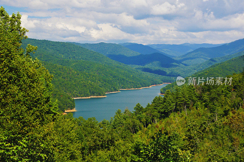 丰塔纳湖和大烟山国家公园