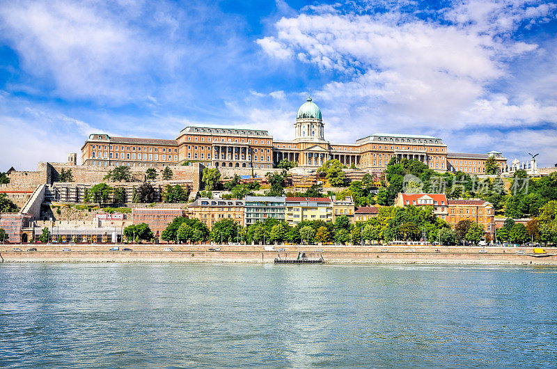 布达佩斯,匈牙利。多瑙河和布达古城。
