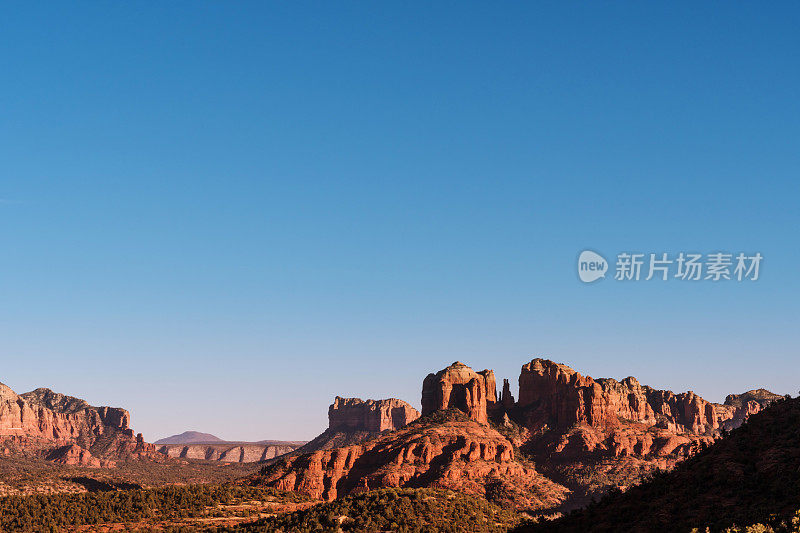 塞多纳山，大教堂岩石在日落，在亚利桑那州，美国