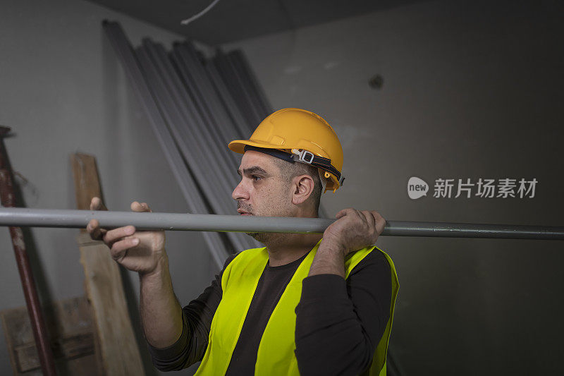 建筑工地的建筑工人