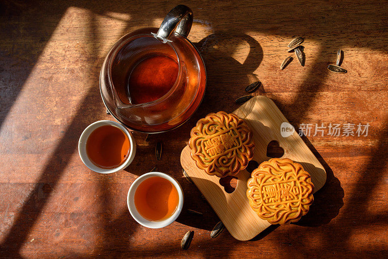 中国传统节日中秋月饼和中国茶