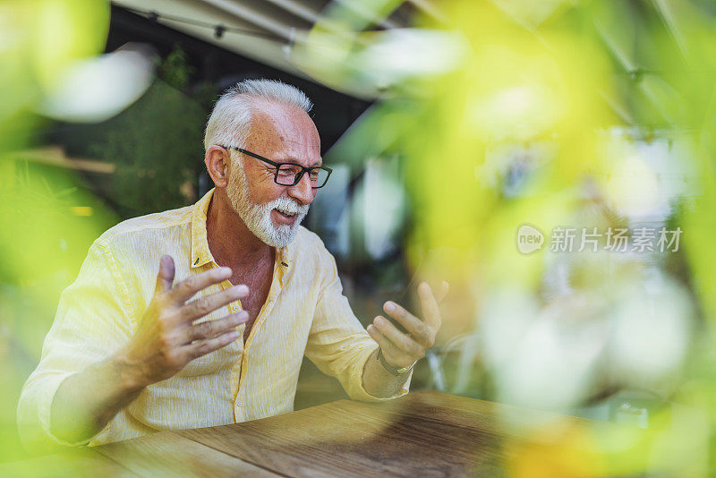 他的电话礼仪无可挑剔