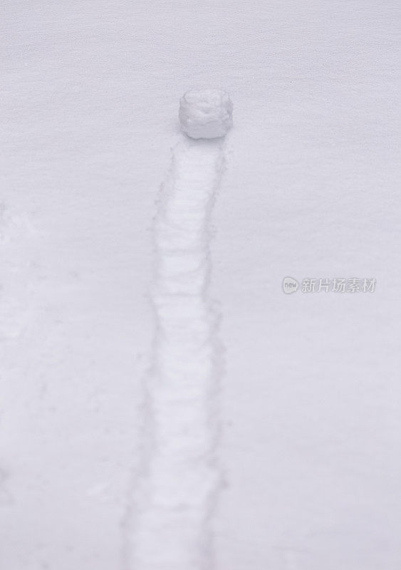 直线雪球