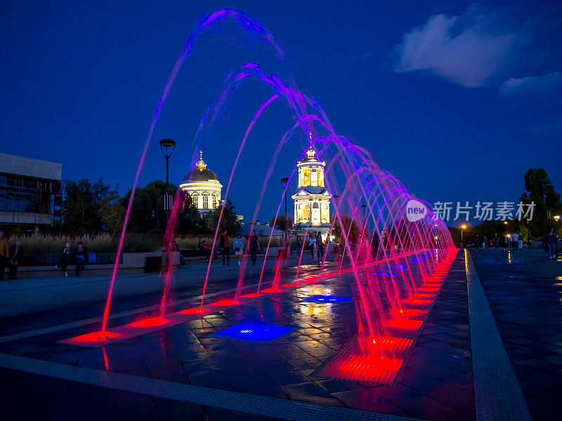 沃罗涅日苏联广场的新舞蹈喷泉